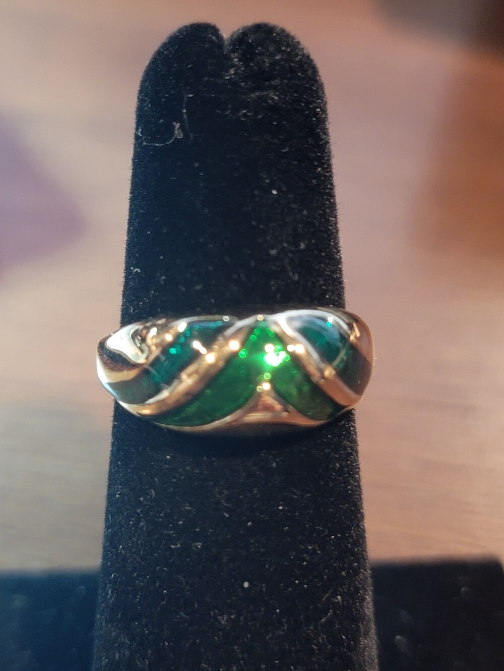 Vintage Avon gold tone two tone green enamel ring size 5